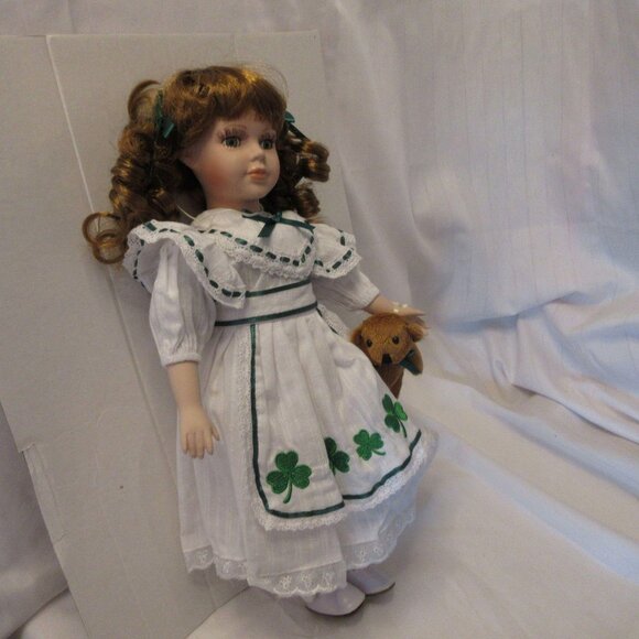 Heritage Signature Collection Irish Eileen Doll - Picture 6 of 7